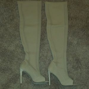 NEW CAPE ROBBIN boots high heels
